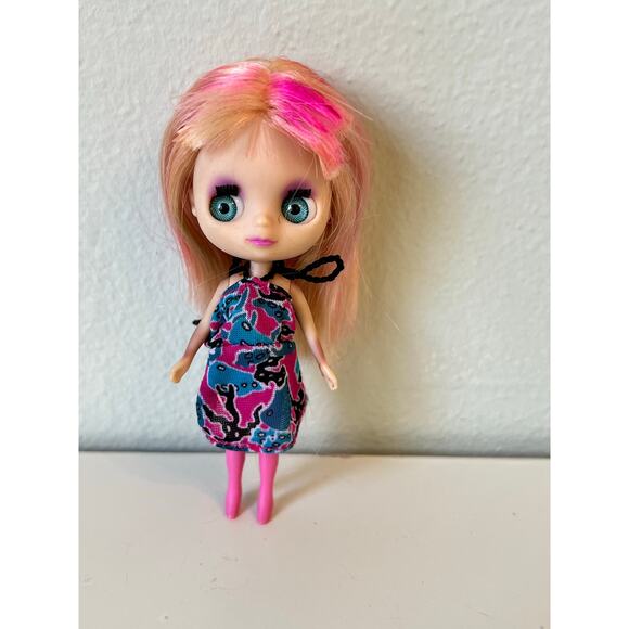 Littlest Pet Shop Blythe Doll Blonde Pink hair Blue Dress - Picture 1 of 3